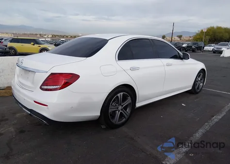 2017 Mercedes-Benz E 300 z USA, uszkodzony, nr VIN WDDZF4JB8HA094539